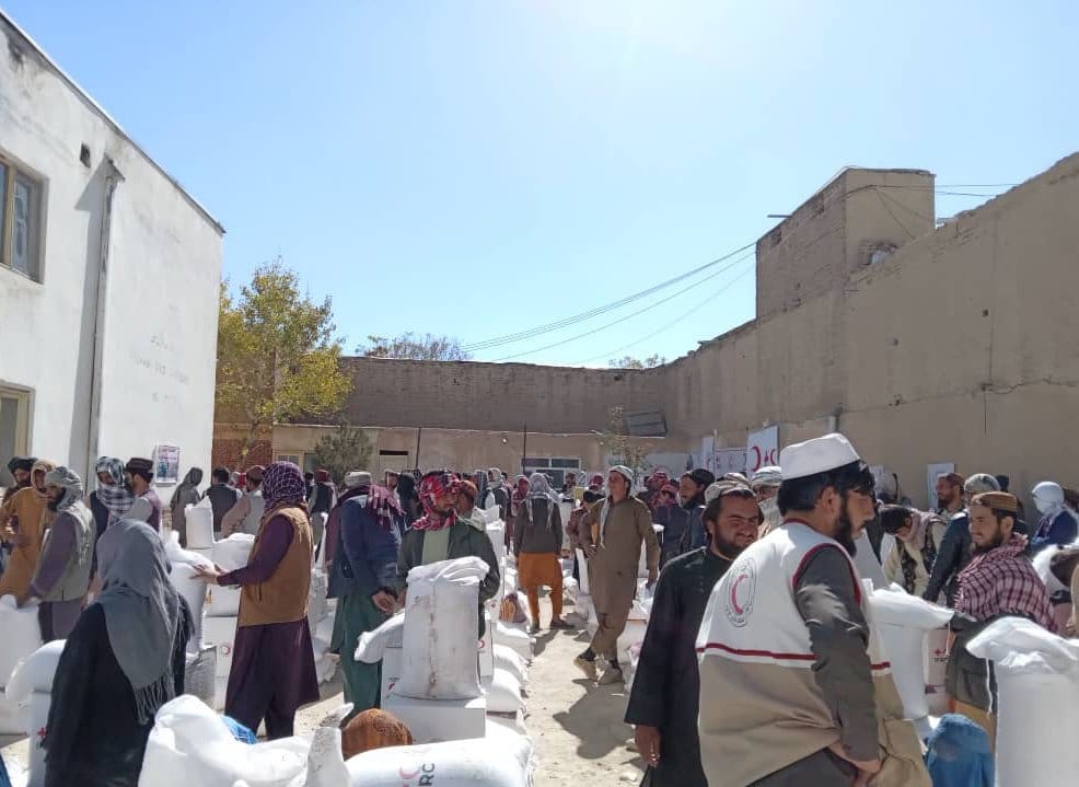 افغاني سرې میاشتې غزنې ولایت کې ۵۰۰ کورنیو ته مرسته ووېشله!