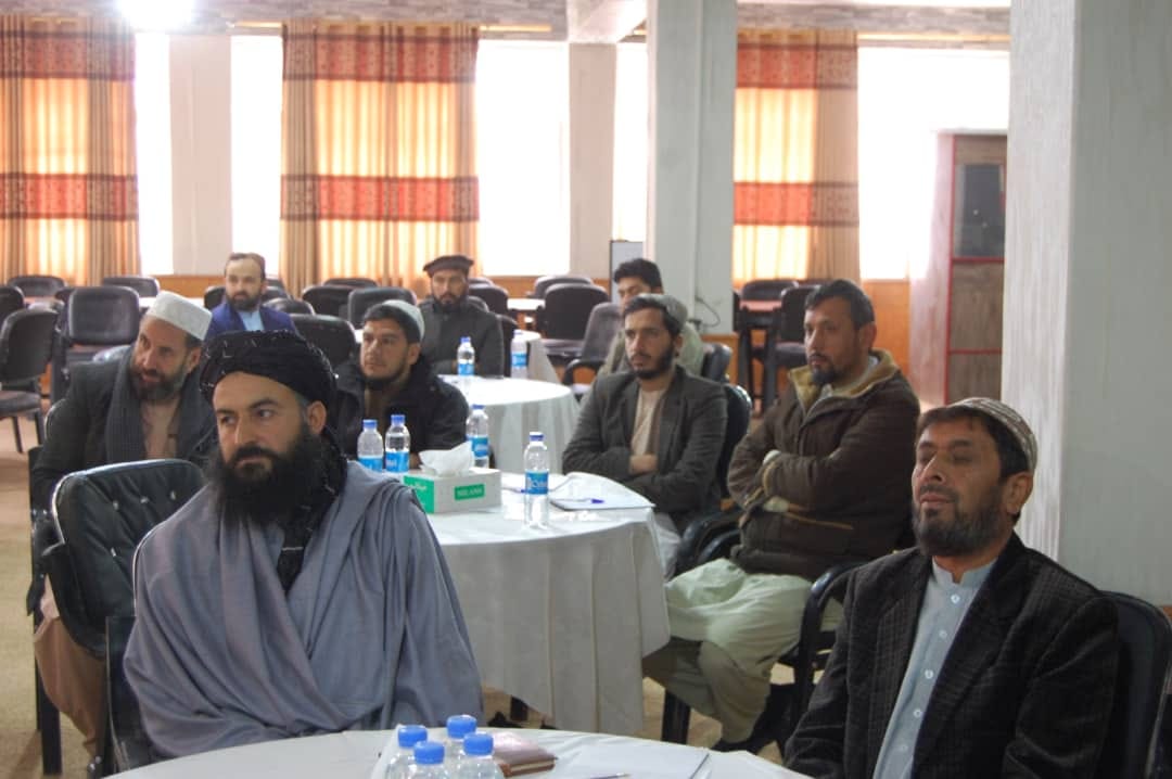 د افغاني سرې میاشتې کارکوونکو ته د قراردادونو او شرط لیکونو د تسوید په اړه دوه ورځنی ورکشاپ جوړ شو!