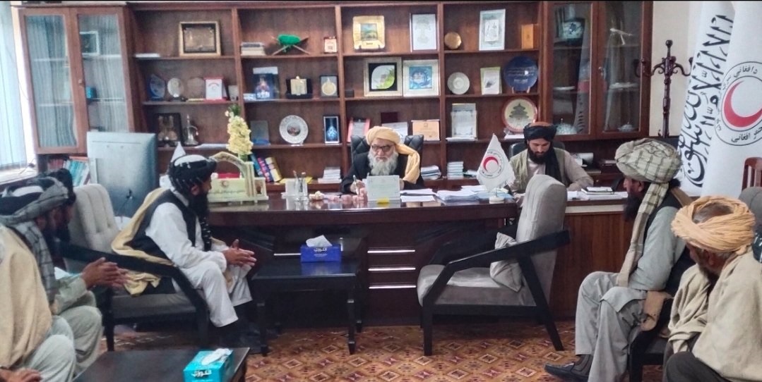 د افغاني سرې میاشتې سرپرست عمومي رئیس د پکتیکا ولایت د ګیان ولسوالۍ د زلزله ځپلو سیمو له قومي مشرانو سره ولیدل!