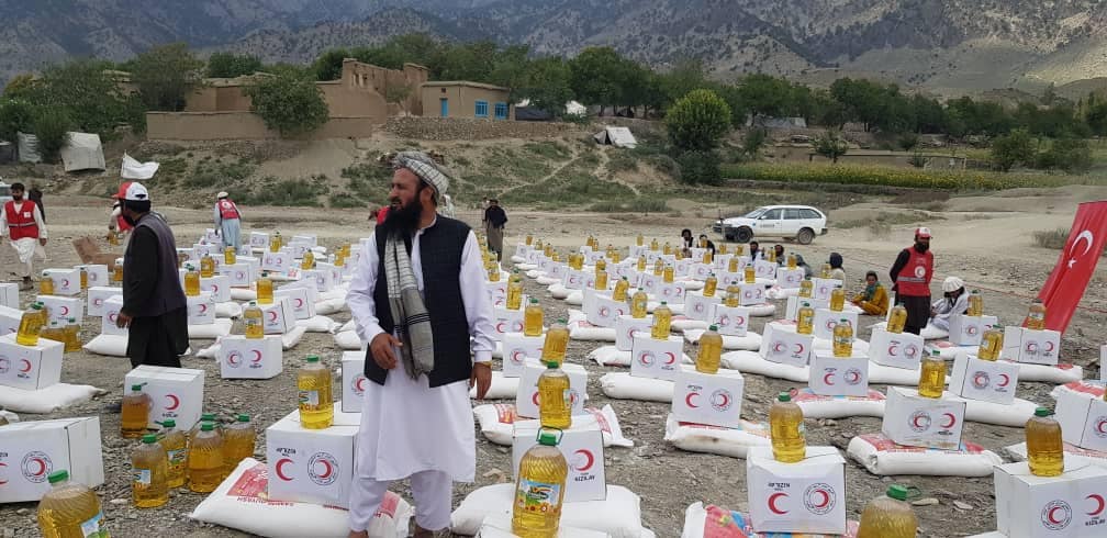 هلال احمر افغانی همرای ۵۰۰ خانواده زلزله زده در ولایت پکتیکا کمک های بشردوستانه نمود!
