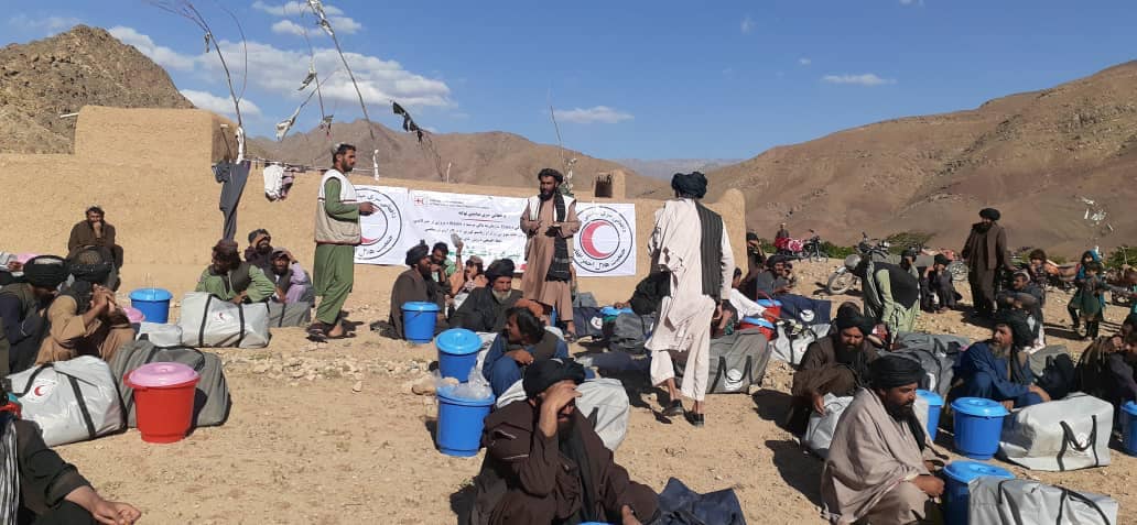 جمعیت هلال احمر افغانی در ولایت ارزگان مواد حفظه الصحه توزیع نمود!