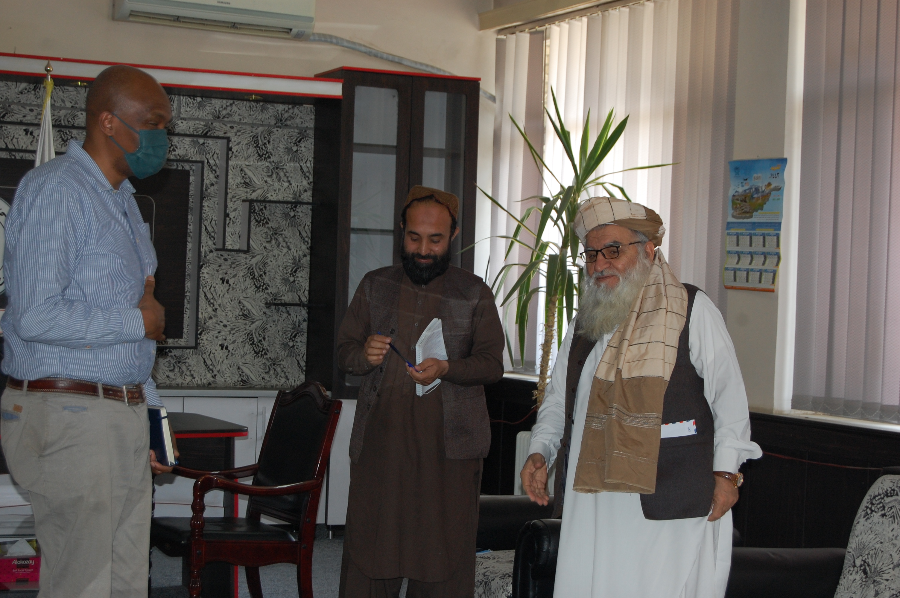 د افغاني سرې میاشتې ټولنې سرپرست رییس په کابل کې د نړیوال فدرېشن له رییس سره وکتل!