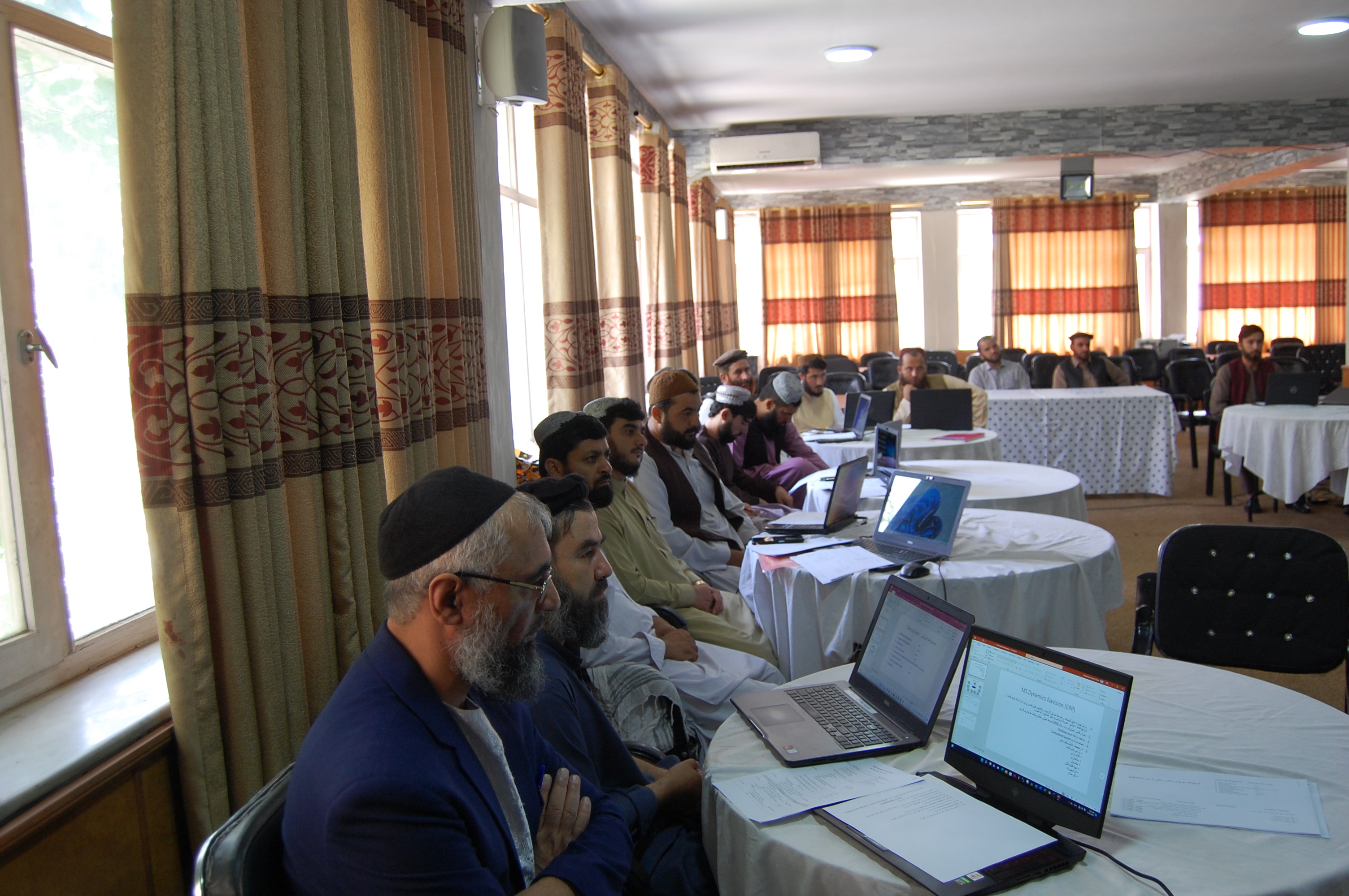 تدویر ورکشاپ آموزشی نرم افزار مالی مایکروسافت نویژن (MS. Navision)