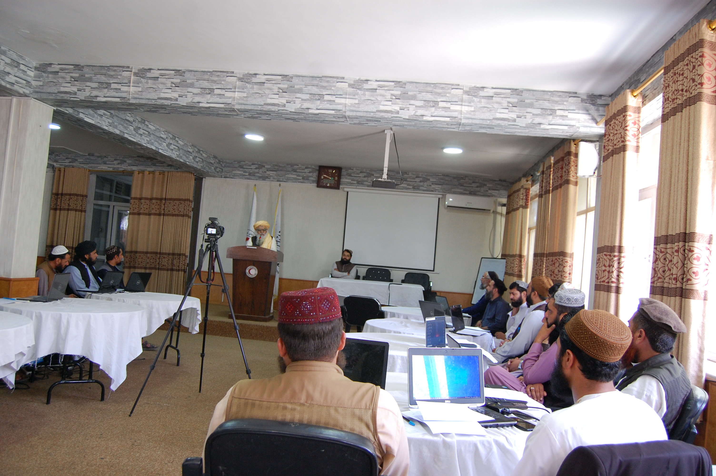 تدویر ورکشاپ آموزشی نرم افزار مالی مایکروسافت نویژن (MS. Navision) برای مدیران مالی!