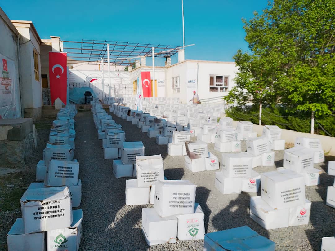 لوگر ولایت کې د افغاني سرې میاشتې ټولنې له لوري ۸۰۰ کورنیو ته مرسته ووېشل شوه!