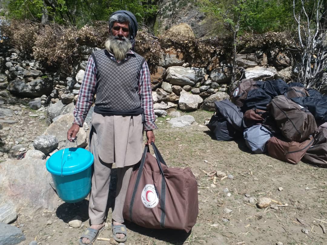 نورستان ولایت کې ۱۴۲۵ کورنیو ته د روغتیا ساتنې توکي ووېشل شول!