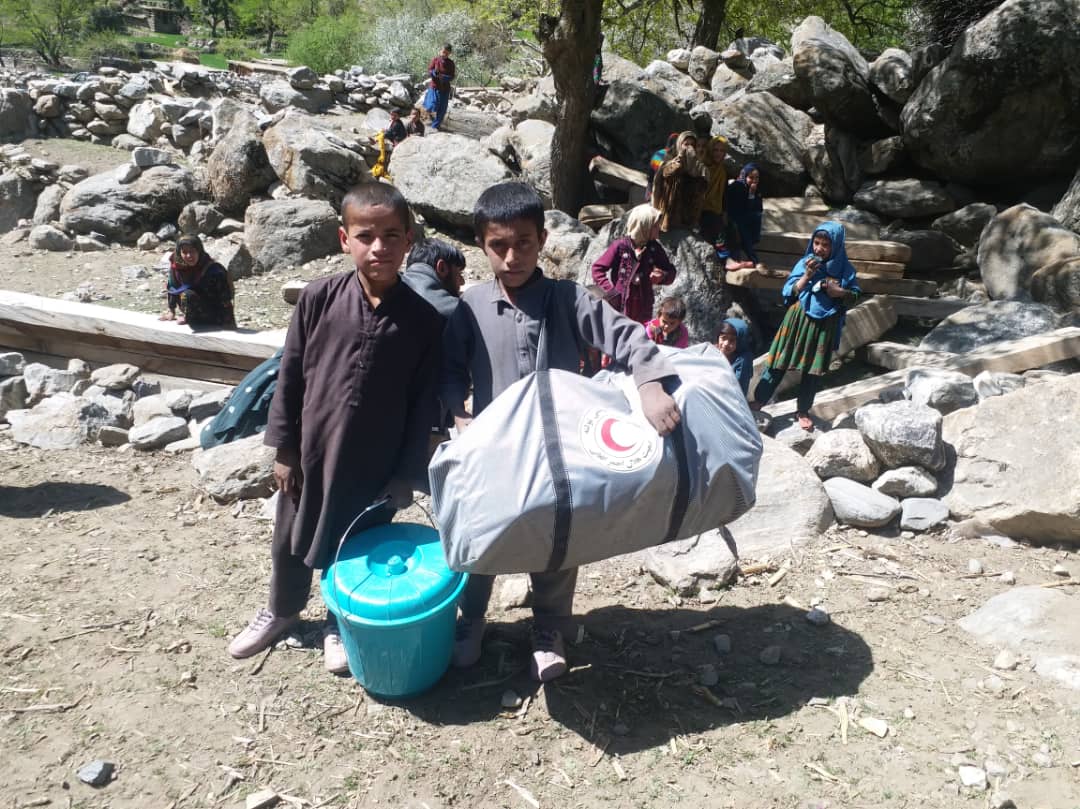 نورستان ولایت کې ۱۴۲۵ کورنیو ته د روغتیا ساتنې توکي ووېشل شول!