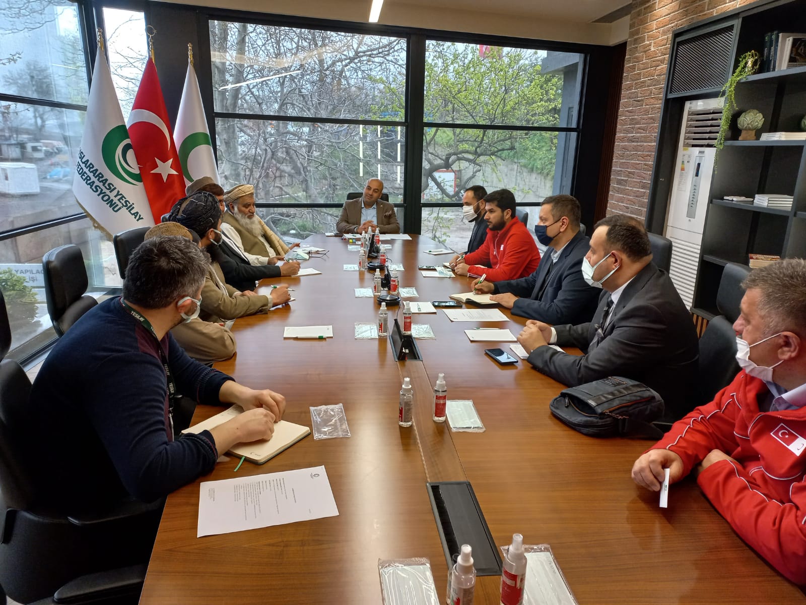 ملاقات رهبری جمعیت هلال احمر افغانی با رئیس بنیاد خیریه هلال سبز ترکیه!