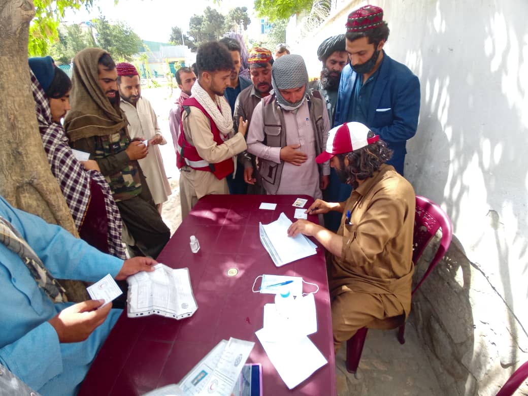 نماینده گی هلال احمر ولایت کابل برای ۱۵۰ خانواده مواد غذایی مساعدت  نمود!