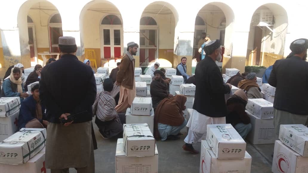 کندهار کې ۲۰۰ کورنیو ته د افغاني سرې میاشتې له لوري مرسته وویشل شوه