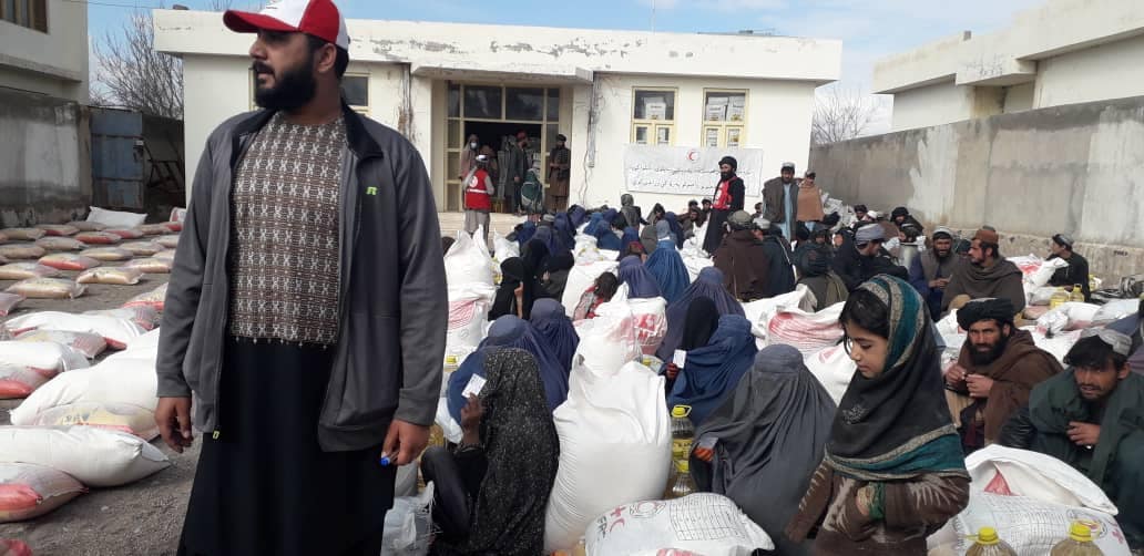 ارزګان کې ۳۰۰۰ اړمنو کورنیو سره د افغاني سرې میاشتې له لوري مرسته پیل شوه!