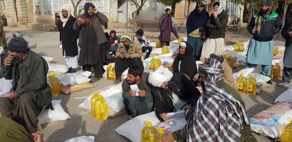 هرات کې د افغاني سرې میاشتې له لوري ۶۰۰ نورو اړمنو کورنیو ته مرسته وویشل شوه!