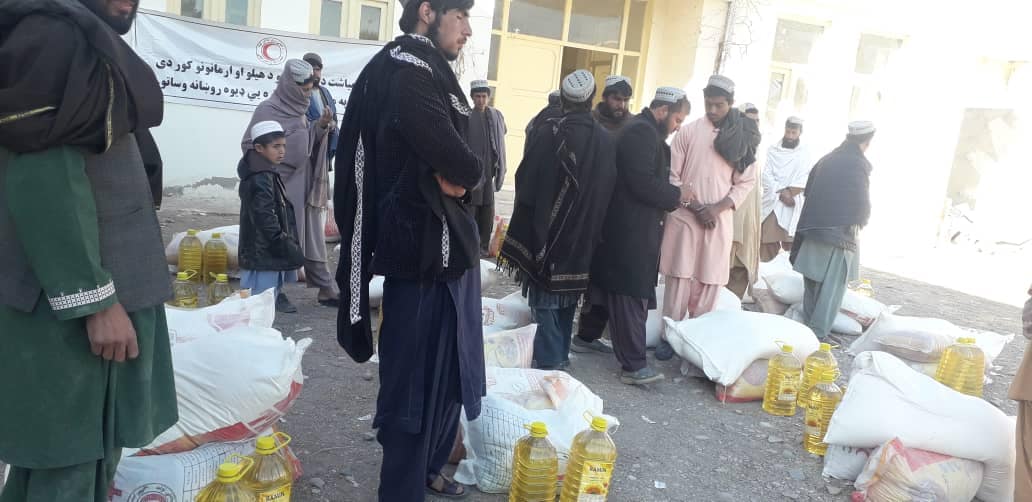 مساعدت های جمعیت افغانی سره میاشت برای ۳۰۰۰ فامیل در ولایت ارزگان به اکمال رسید!
