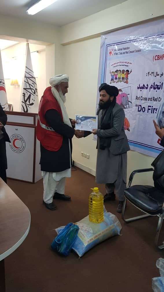 جمعیت افغانی سره میاشت برای رضاکاران خویش مساعدت نمود!