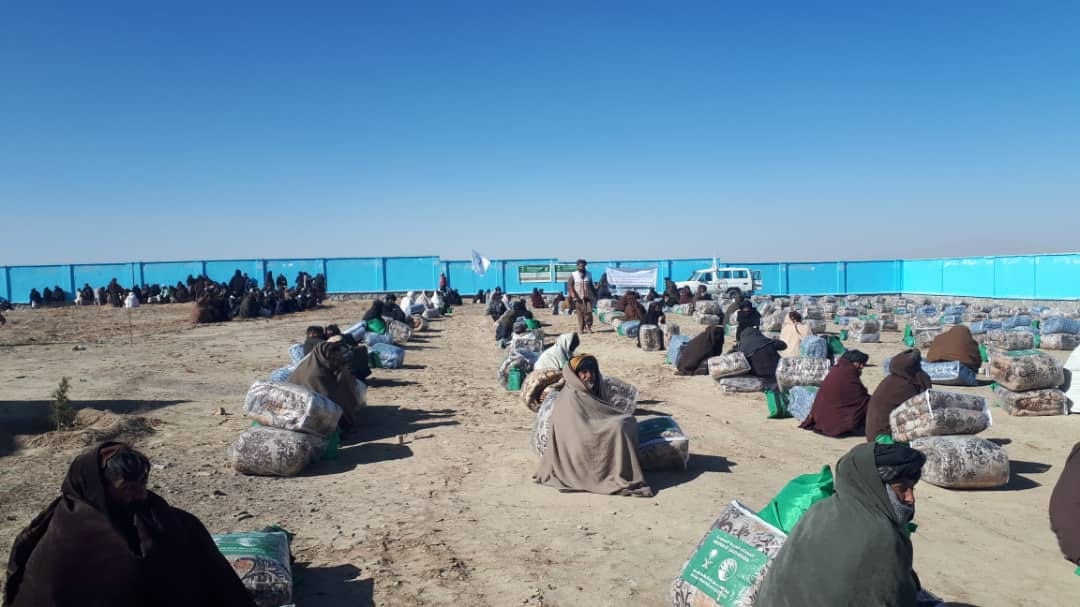 در ولایت زابل برای ۶۰۰ خانواده از طرف جمعیت هلال احمر افغانی مساعدت توزیع گردید!