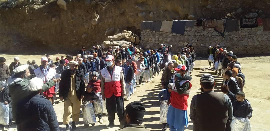 نورستان کې د قرانکریم پر ۳۰۰ حافظانو مرسته وویشل شوه